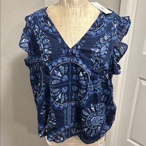 Vineyard Vines nautical top.